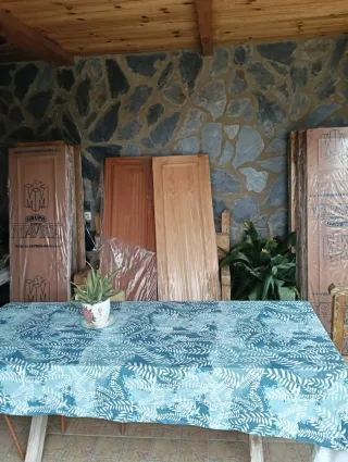 Puertas de madera maciza para armarios