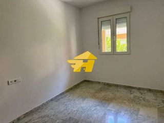 Piso en alquiler en Huerta de la Reina - Trassierra en Córdoba