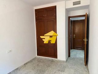 Piso en alquiler en Huerta de la Reina - Trassierra en Córdoba