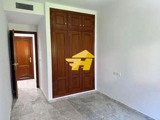 Piso en alquiler en Huerta de la Reina - Trassierra en Córdoba