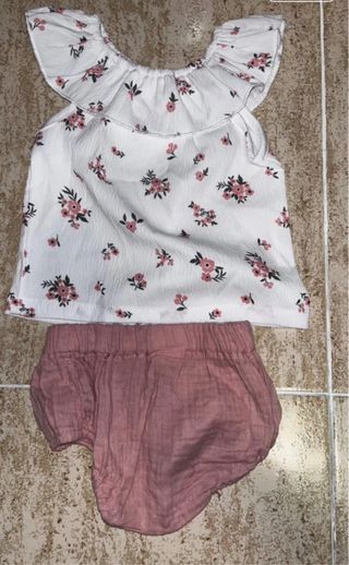 Conjunto bebé top floral y braguita rosa