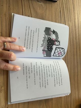 Isadora Moon va al colegio / Isadora Moon Goes ...