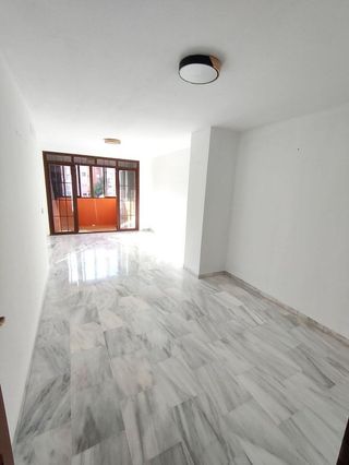 Piso en alquiler en Colores - Entreparques en Sevilla