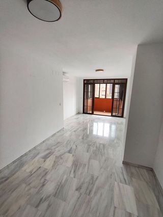 Piso en alquiler en Colores - Entreparques en Sevilla