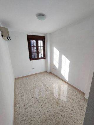 Piso en alquiler en Colores - Entreparques en Sevilla