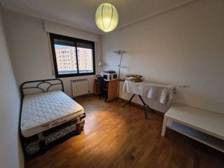 Piso en alquiler en Cascajos - Piqueras en Logroño