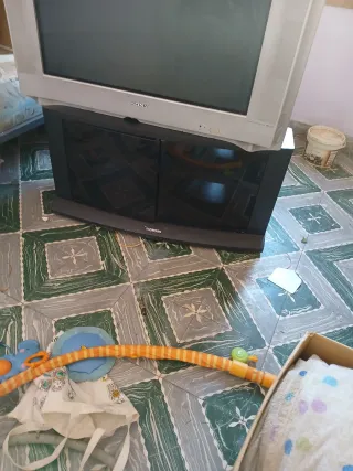 Armario de madera con 6 puertas