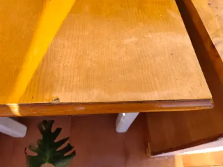 Aparador y mesa de madera, regalo a 0€