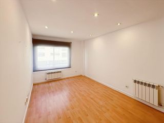 Piso en alquiler en Ensanche de Vallecas - Valdecarros en Madrid