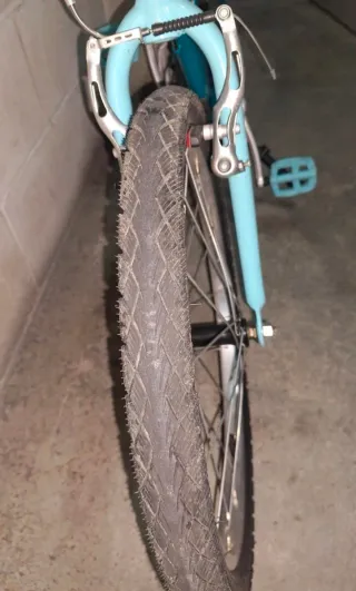 Bicicleta BTWIN 20 niña con cambio.