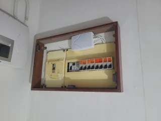 Cubre mecanismos eléctricos decorativo