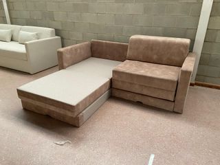Sofá cama beige de tela