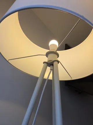 Lámpara de pie Tomons