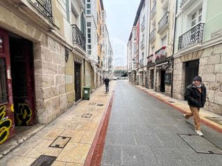 Local comercial en alquiler en Plaza España - Villa Pilar - Reyes Católicos - Vadillos en Burgos
