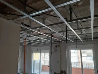 Busco trabajo oficial de obra blanca