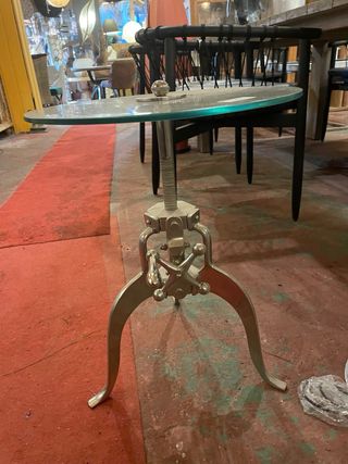 Mesita cristal base metálica industrial