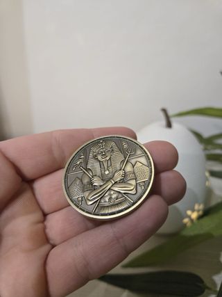 Moneda Egipcia de Colección  Dios Anubis e Isis