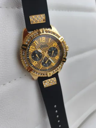 Reloj Guess Dorado y Negro con Cristales