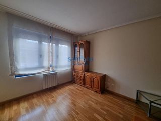 Piso en alquiler en La Chantría - La Lastra en León