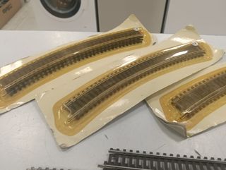 LOTE DE PISTAS MAQUETA TREN (12 MEDIA CURVA+2 RECT