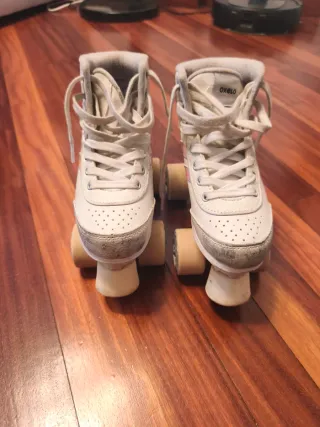 Patines 4 Ruedas Niña Blancos Holográficos