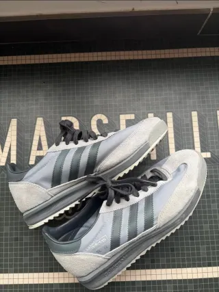 Adidas SL72 Grises y Negras