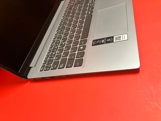 Portátil Lenovo 3020e 8GB RAM 256GB SSD