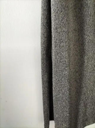 Falda recta gris plateado con brillos