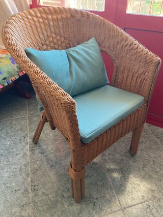 Dos Butacones de mimbre con cojines