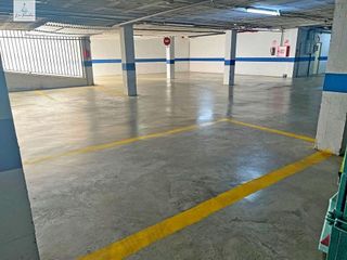 Garaje en alquiler en Martín Carpena - Torre del Río en Málaga