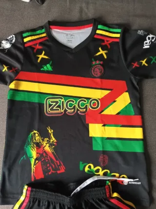 Conjunto Fútbol Ajax Bob Marley talla 26