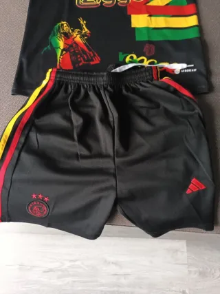 Conjunto Fútbol Ajax Bob Marley talla 26