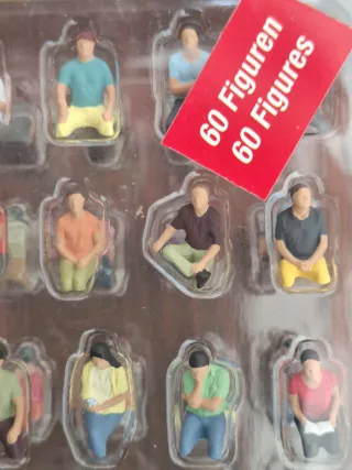 Figuras Noch H0 Sentadas (60 uds) 16072