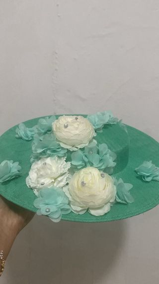 Trajes flamenca aguamarina con flores