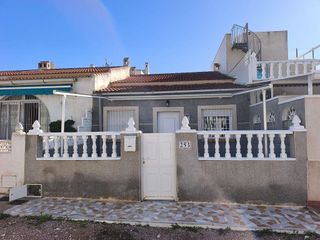 Chalet en venta en La Siesta - El Salado - Torreta en Torrevieja