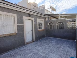 Chalet en venta en La Siesta - El Salado - Torreta en Torrevieja