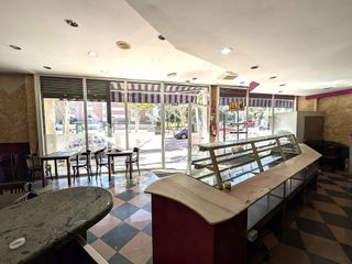 Local comercial en venta en Montigalà -Sant Crist en Badalona