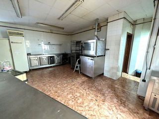Local comercial en venta en Montigalà -Sant Crist en Badalona