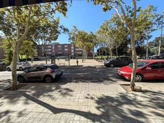 Local comercial en venta en Montigalà -Sant Crist en Badalona