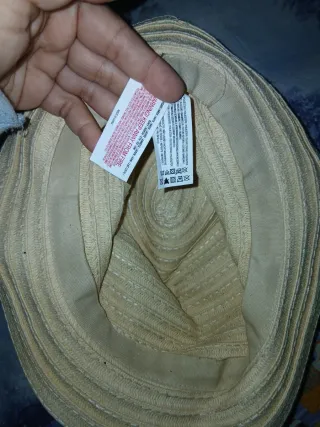 Sombrero de paja beige y azul