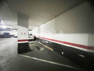 Garaje en venta en Centre en Badalona