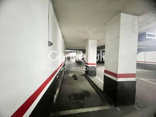 Garaje en venta en Centre en Badalona