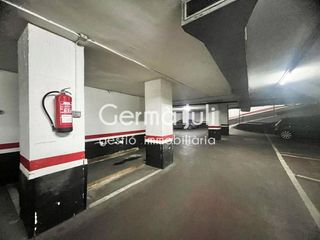 Garaje en venta en Centre en Badalona