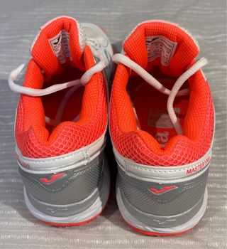 Zapatillas Joma Blancas y Coral padel