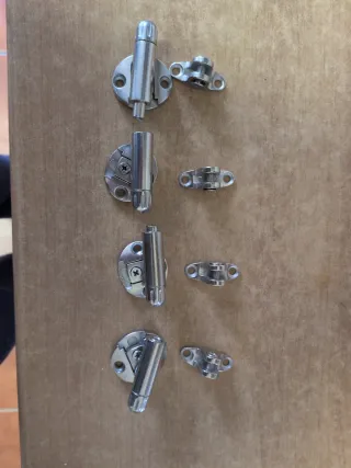 Herrajes para muelles de gas (4 unidades)