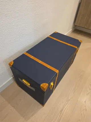 Baúl decorativo azul y dorado (almacenaje)