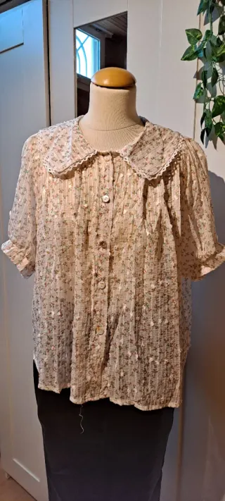 Blusa estampada con brillo