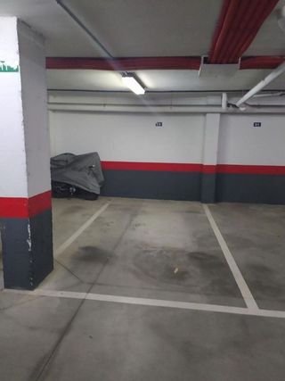 Garaje en alquiler en Martín Carpena - Torre del Río en Málaga