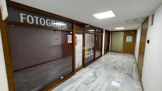 Local comercial en venta en La Buhaira en Sevilla