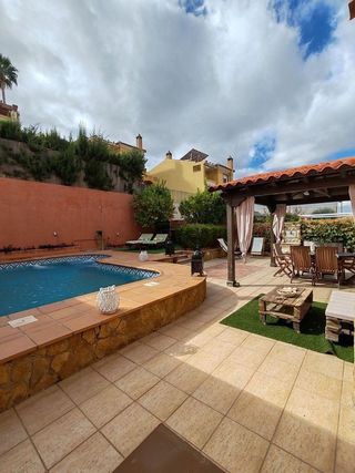 Chalet en venta en Zubia (La)